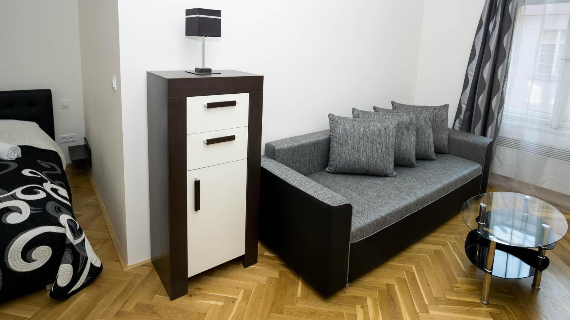 Black & White Apartment Prague By Wenceslas Square And Muzeum Oda fotoğraf