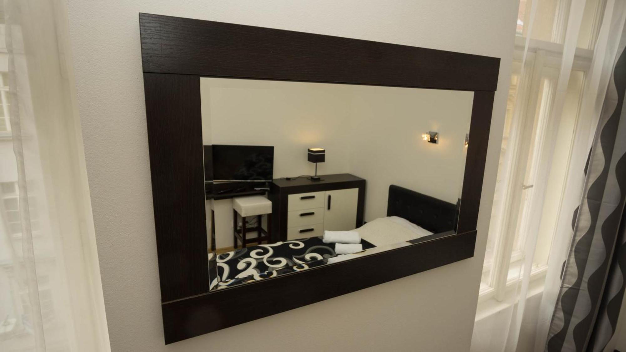 Black & White Apartment Prague By Wenceslas Square And Muzeum Dış mekan fotoğraf