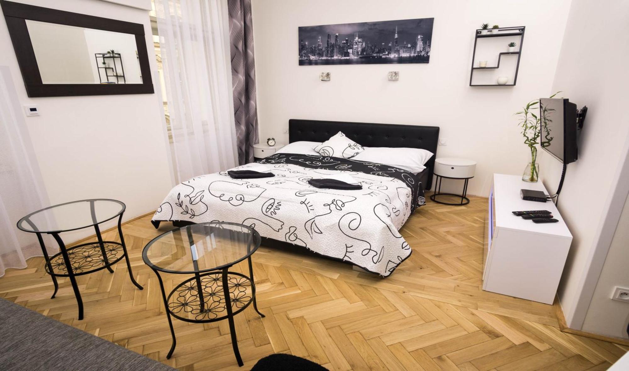 Black & White Apartment Prague By Wenceslas Square And Muzeum Dış mekan fotoğraf