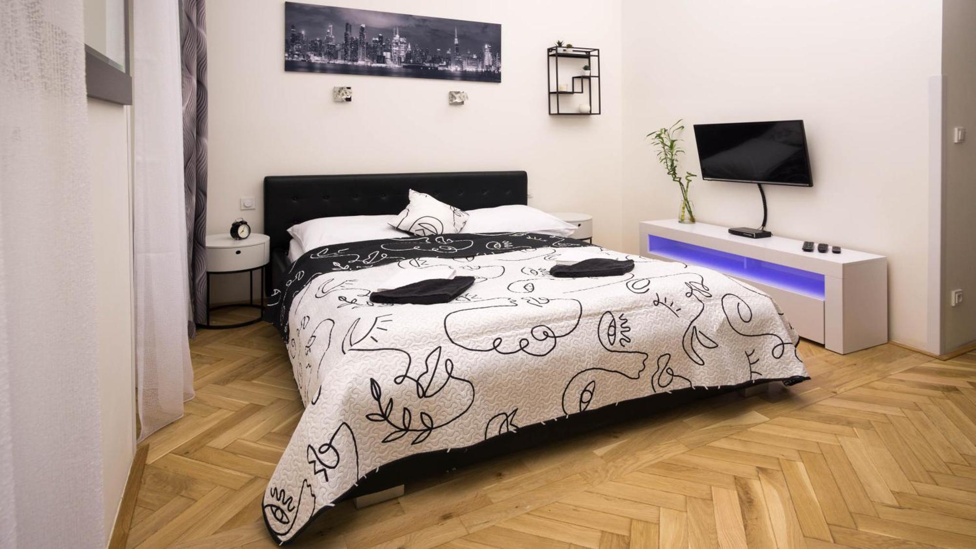 Black & White Apartment Prague By Wenceslas Square And Muzeum Oda fotoğraf