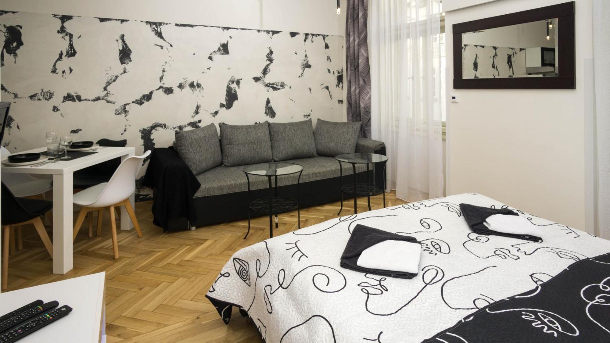 Black & White Apartment Prague By Wenceslas Square And Muzeum Dış mekan fotoğraf