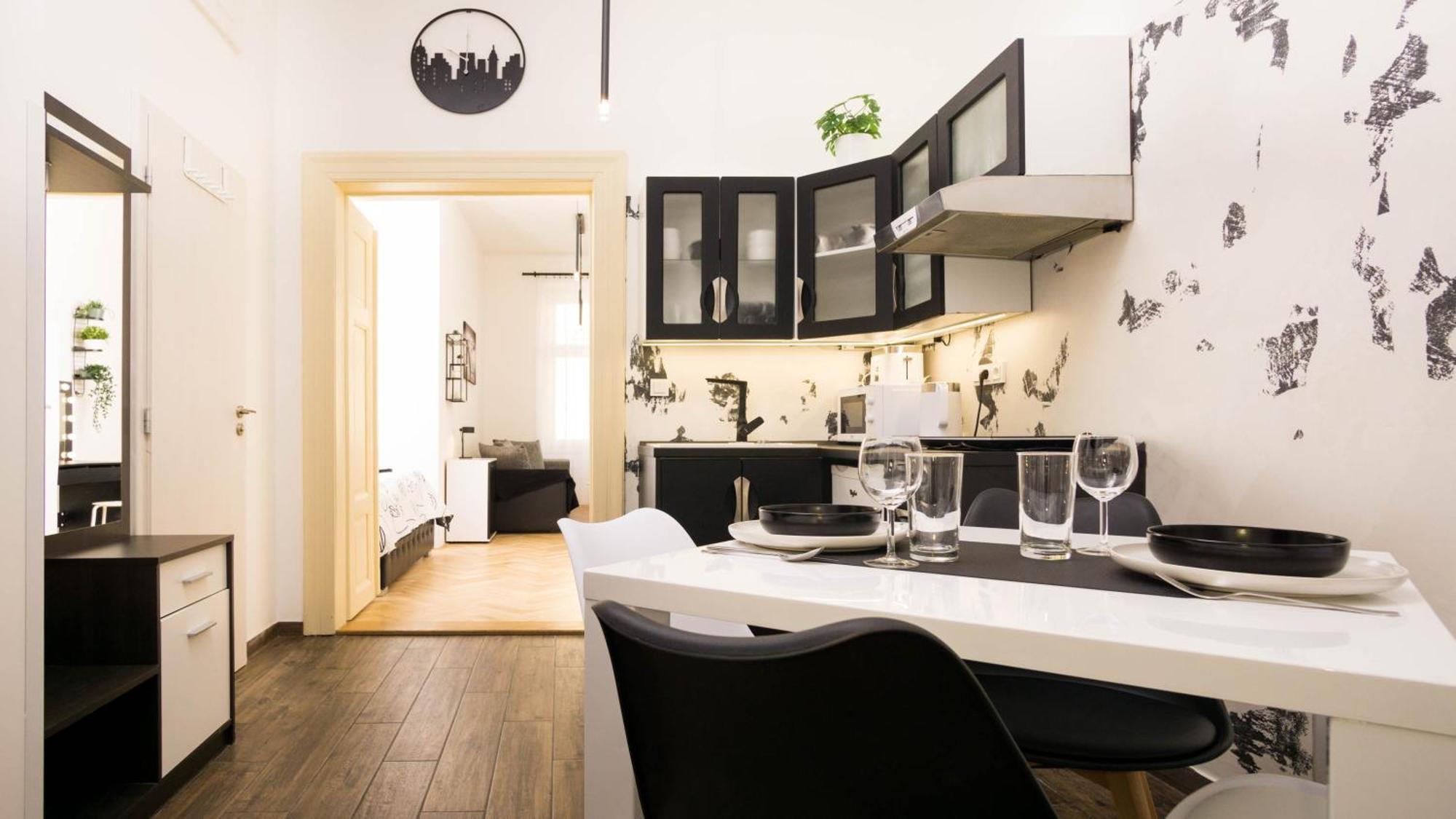 Black & White Apartment Prague By Wenceslas Square And Muzeum Oda fotoğraf
