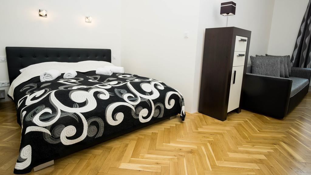 Black & White Apartment Prague By Wenceslas Square And Muzeum Dış mekan fotoğraf