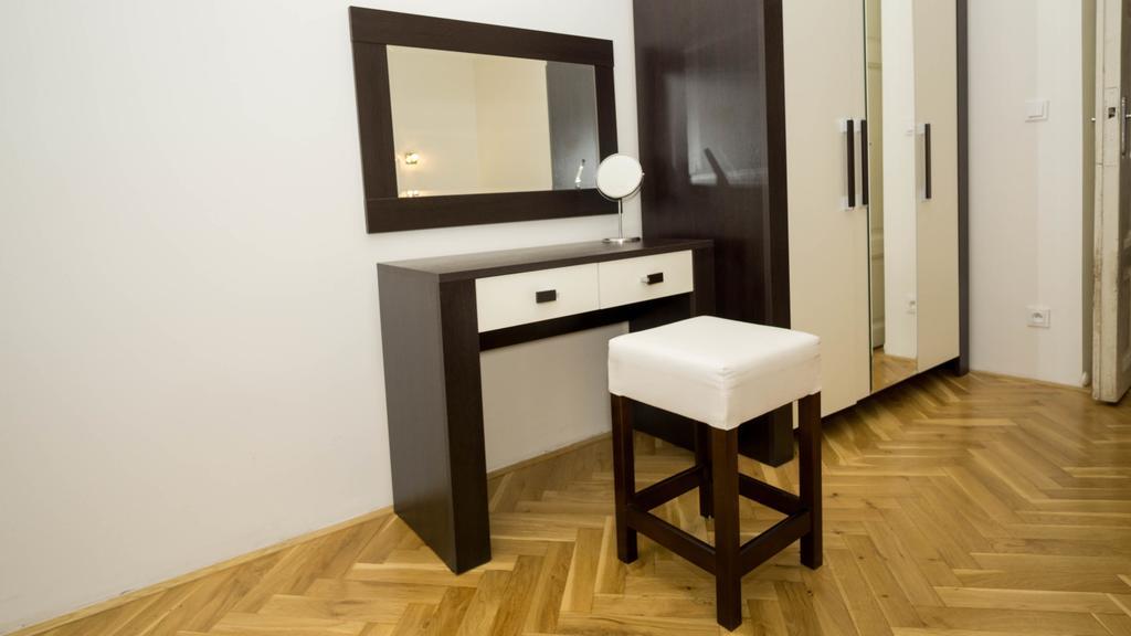 Black & White Apartment Prague By Wenceslas Square And Muzeum Dış mekan fotoğraf